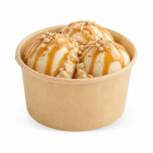 Cupă natur din carton kraft pentru înghețată și desert, cu trei cupe de înghețată și topping caramel.